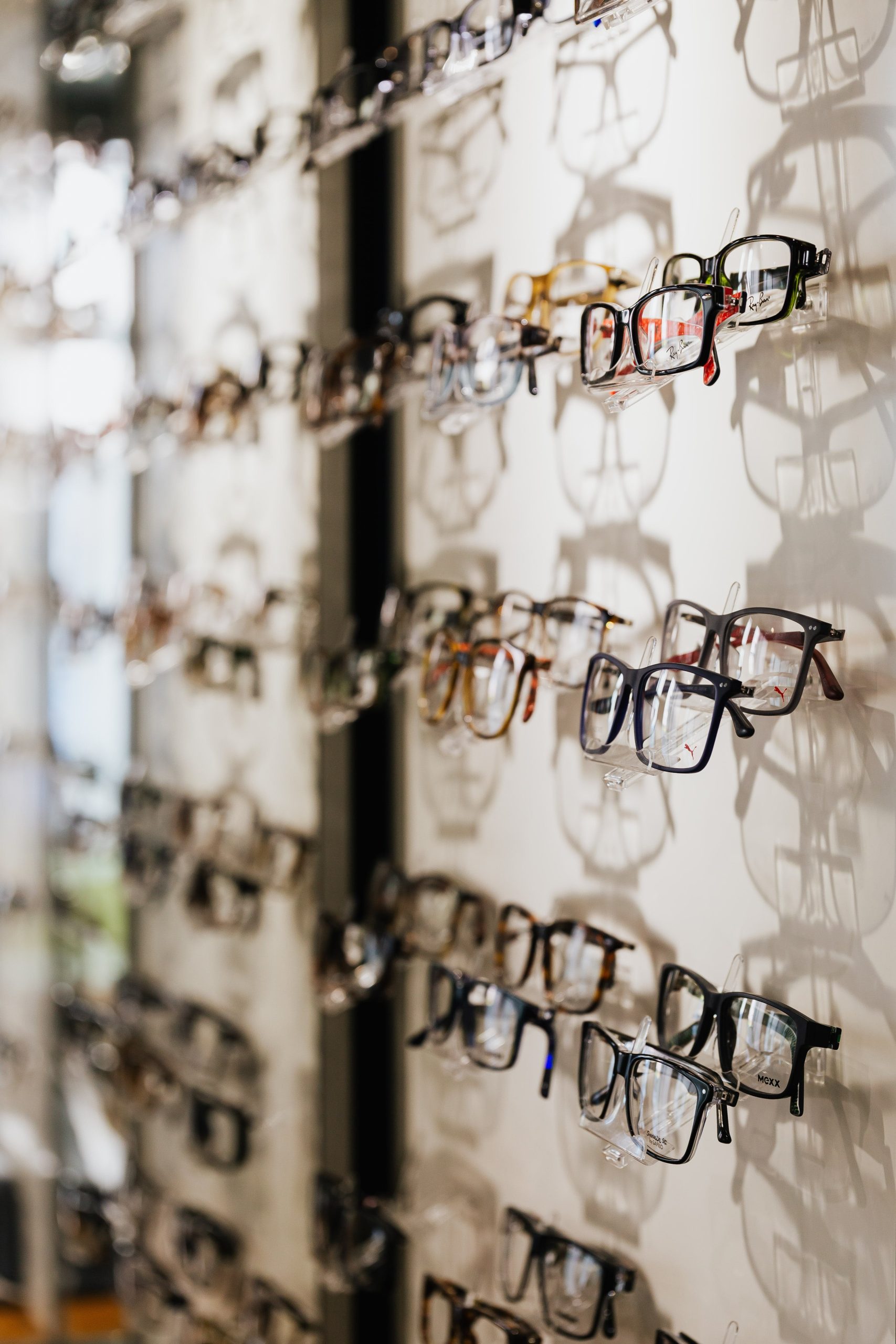 opticien golfe juan-lunettes de vue antibes-lentilles de contact cannes-lunettes de sport vallauris-verres de lunettes le cannet-centre optique mandelieu la napoule-magasin de lunettes mougins